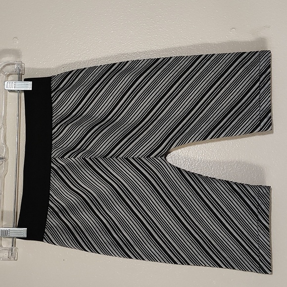 New Zara midi biker short black white strip size S_M - Picture 1 of 8